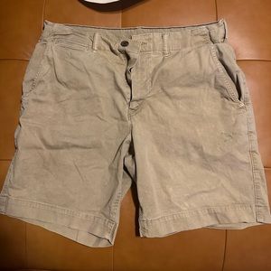 Mens Khaki shorts (American Eagle)